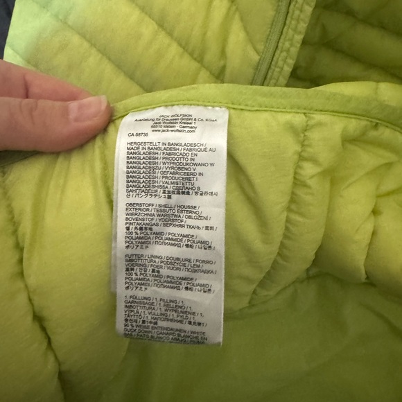 Jack Wolfskin Women’s XL polyester filled down jacket - Picture 6 of 8